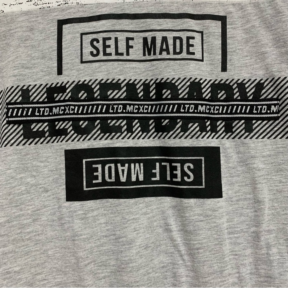 Modern Culture Self Made Heather Gray Graphic Hoodie Shirt NWT Size Medium Rare